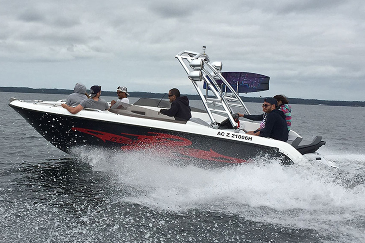 Sealver Wave Boat with wakeboard tower