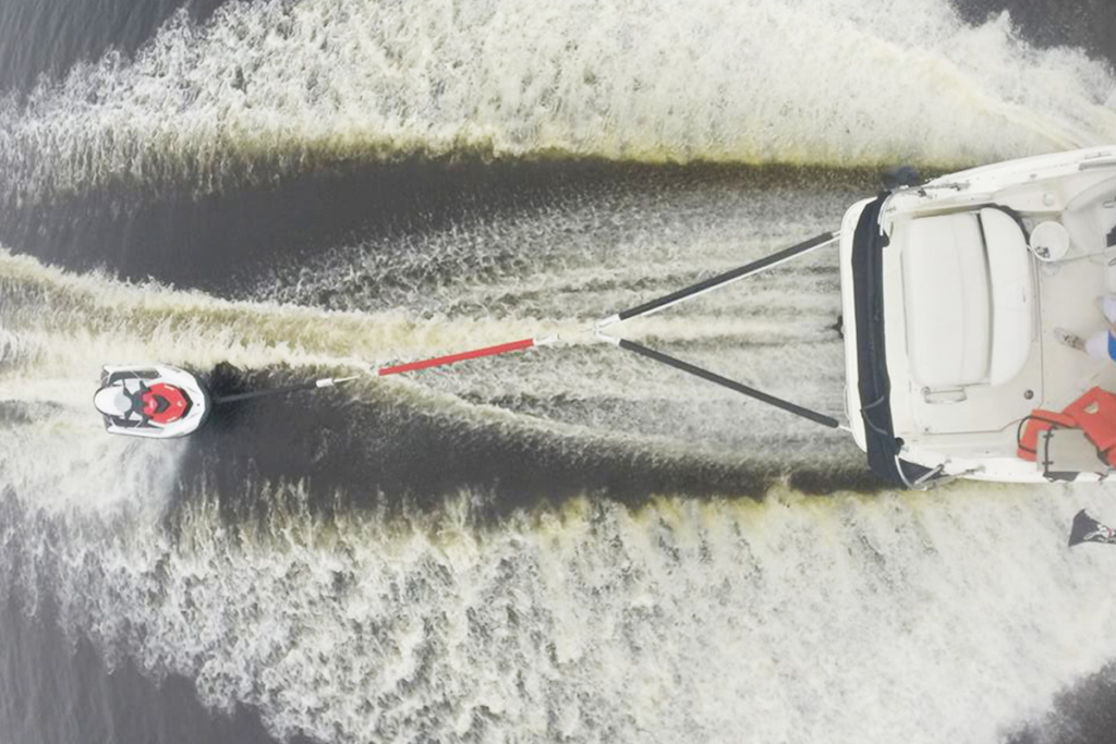 Towing a Jet Ski Behind a Boat Complete Guide and Tips [Video]