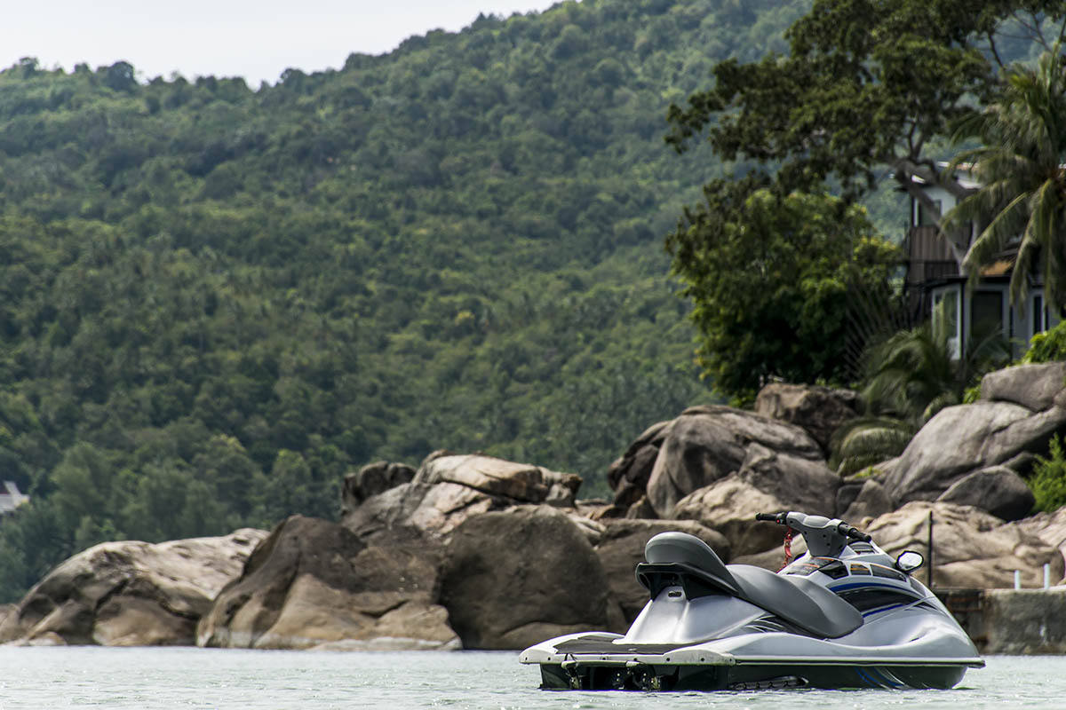 Can you leave a jet ski in the water?