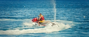jet skis shoot water up